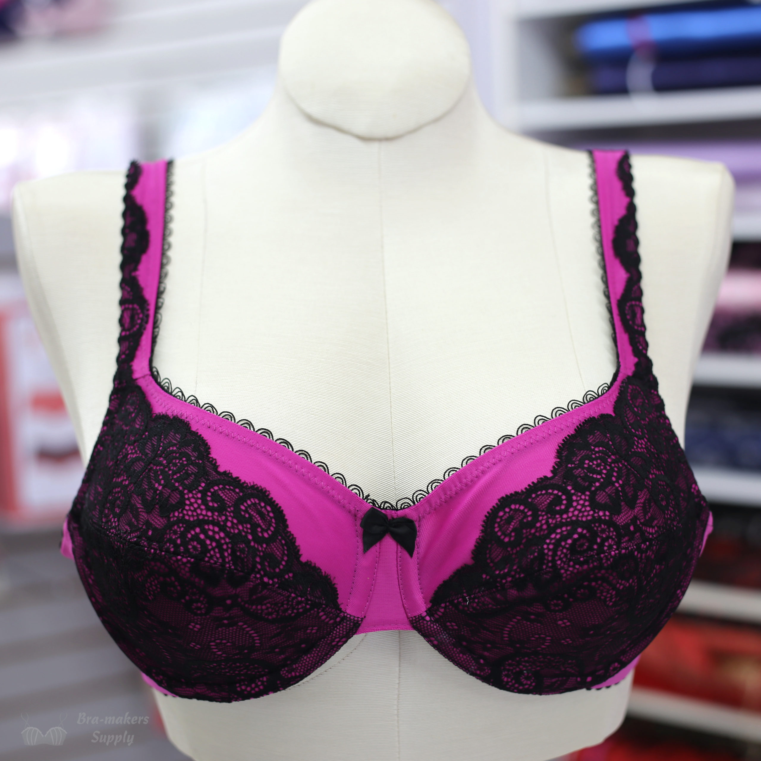 LINDA Underwired Bra Pattern With Partial Band Pin up Girls