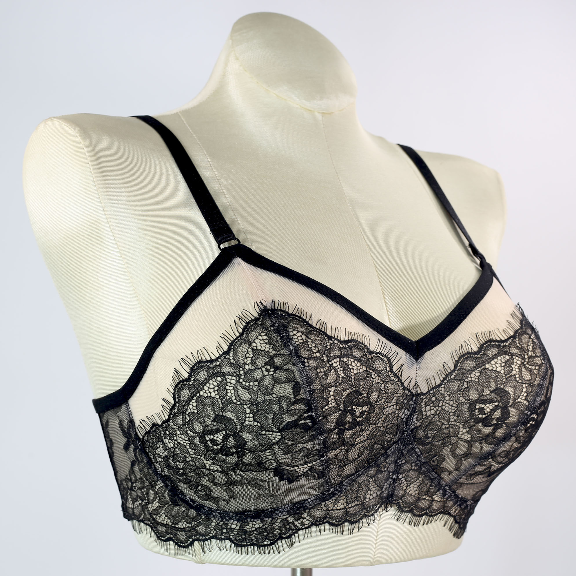 Half Inch Black Scalloped Stretch Lace Edge